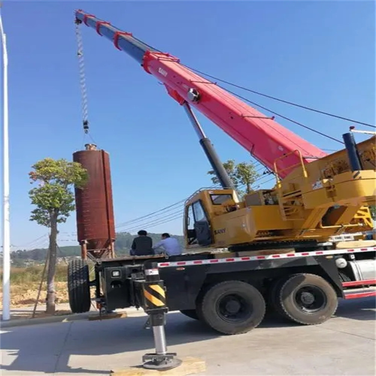 泊头专业吊车租赁多少钱