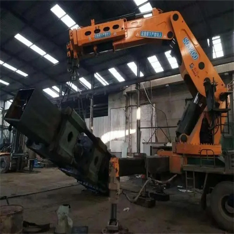 泊头130吨折臂吊车出租吊机租赁附近电话