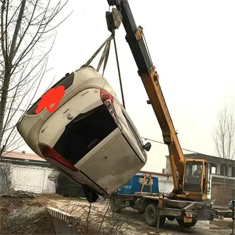 泊头随时待命，吊车24小时道路救援服务全解析